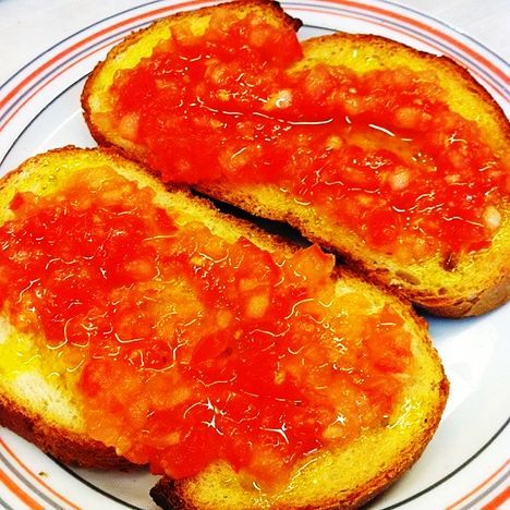 tostadas-con-tomate_at_el-imperio-12728