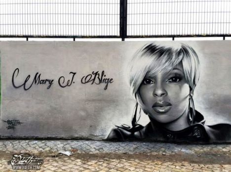 Mary-j-Blige-Graffiti-Tribute-Black-and-white-Mural-Odeith-Damaia-Portugal